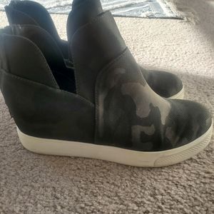 Steven Madden wedges. Good Condition